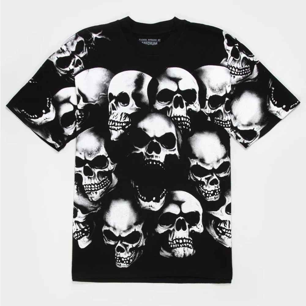 Tilly's Black and White Skull Graphic Tee LIKE NEW